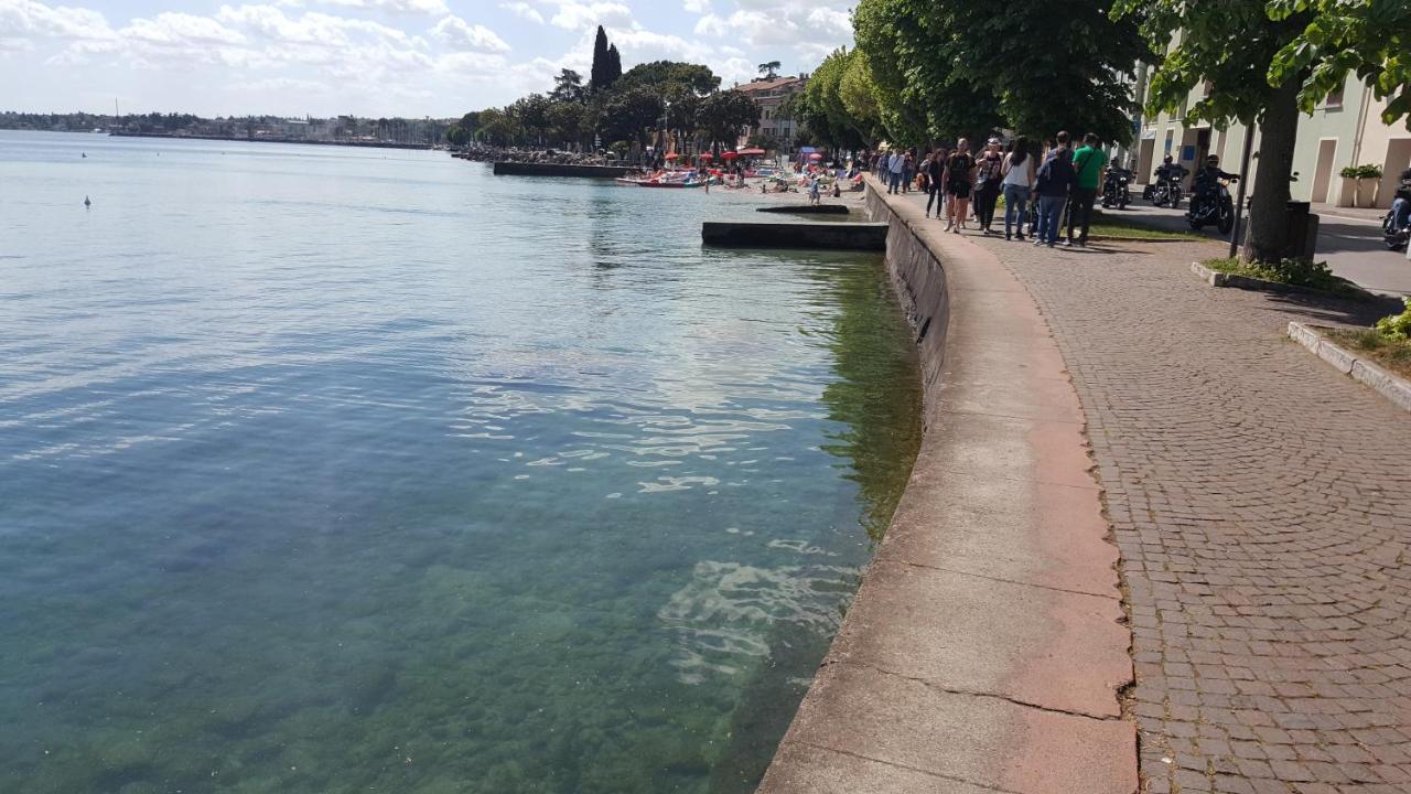 Apartamento Le Rive Desenzano del Garda Exterior foto