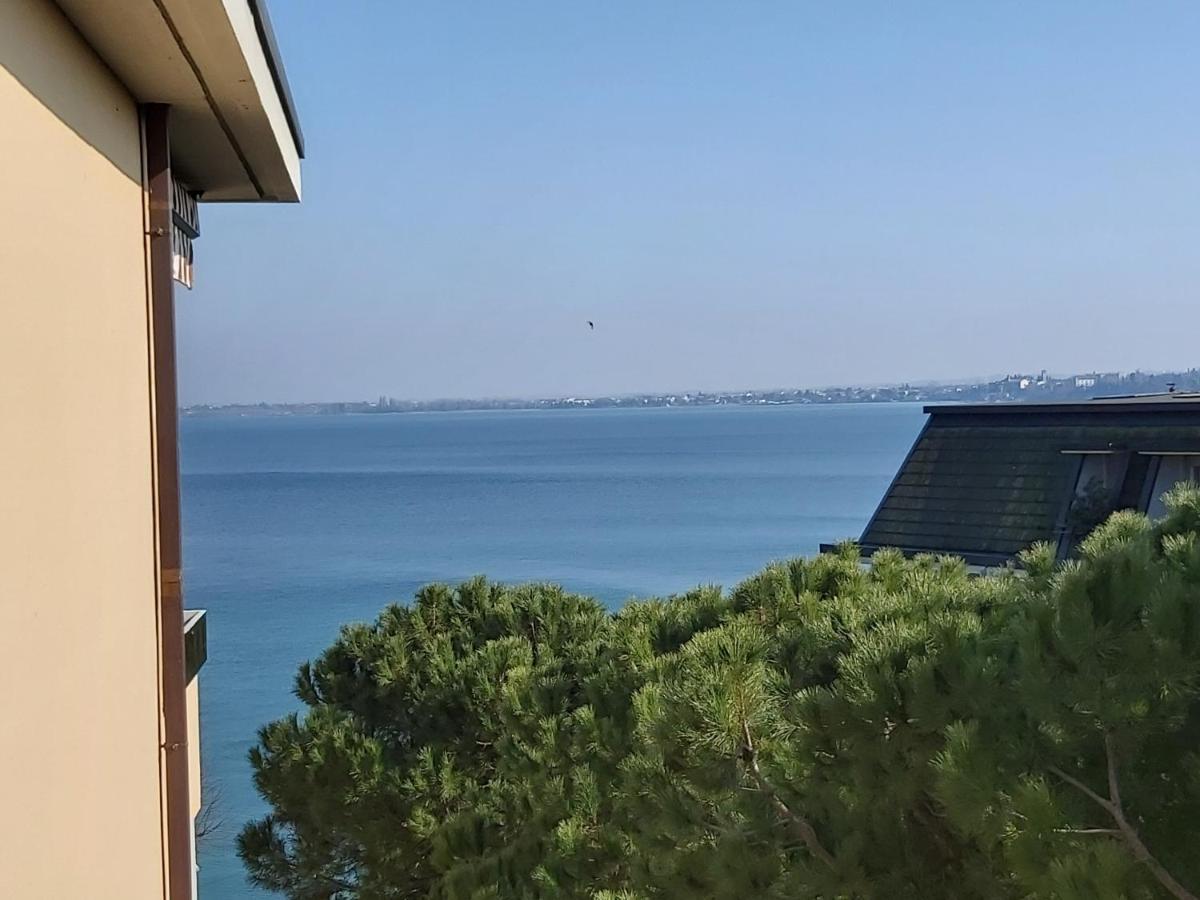 Apartamento Le Rive Desenzano del Garda Exterior foto