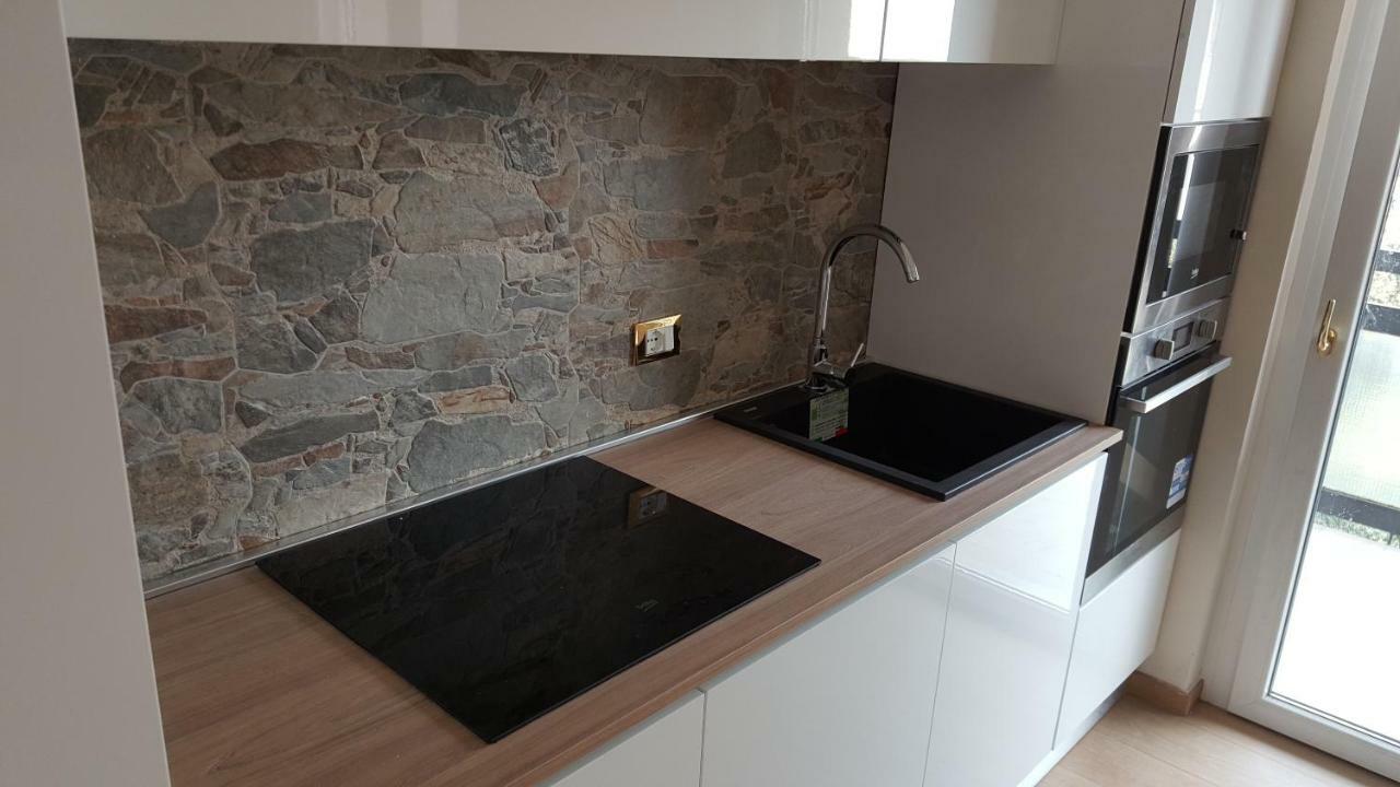 Apartamento Le Rive Desenzano del Garda Exterior foto