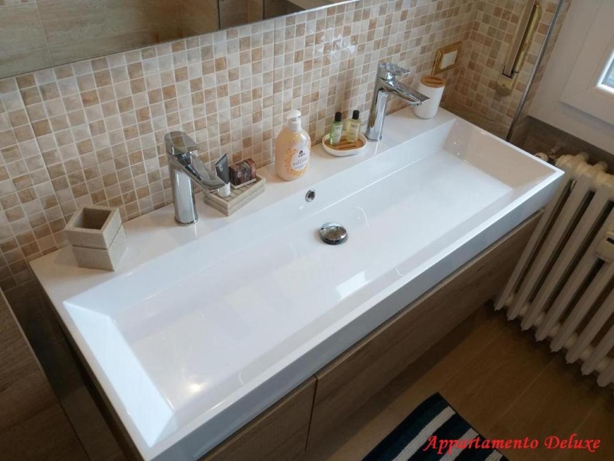 Apartamento Le Rive Desenzano del Garda Exterior foto